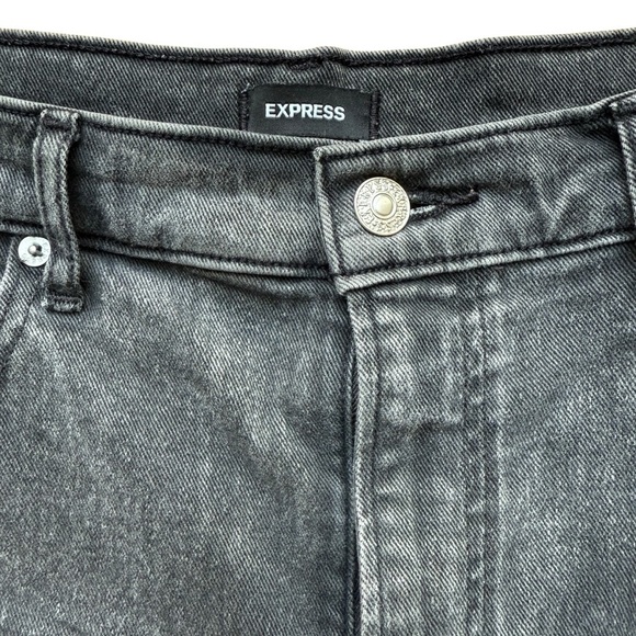 Express Bermuda High Rise Jean Shorts Women's Size 10 Stretch Black Denim Wash - Picture 3 of 8